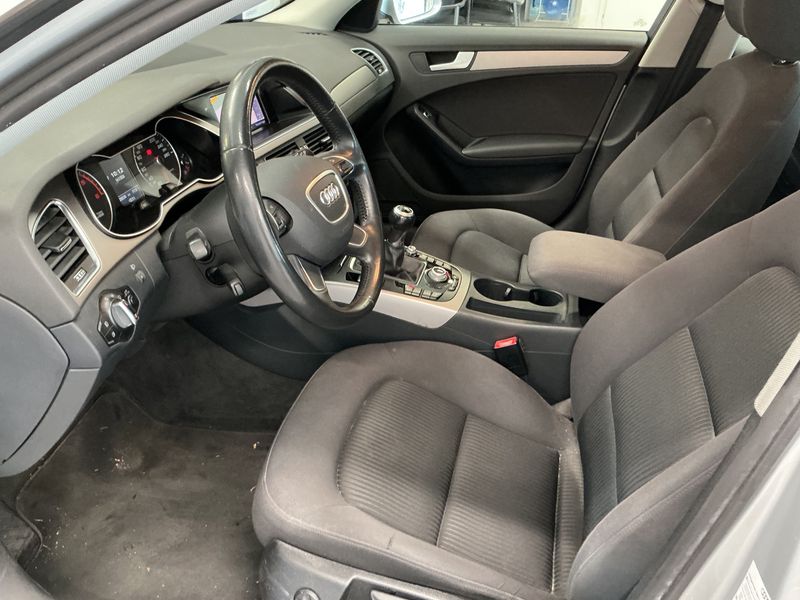 Audi A4 2.0 TDI Attraction 2013 – снимка 16