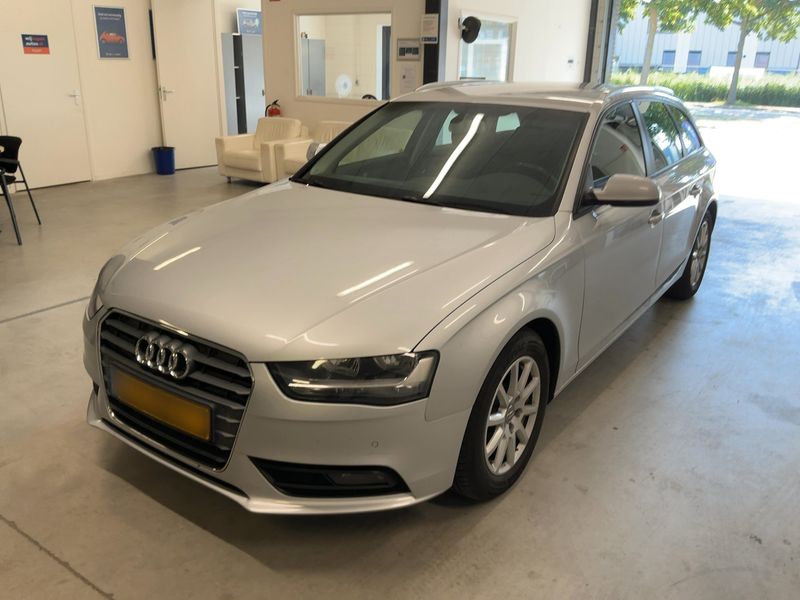 Audi A4 2.0 TDI Attraction 2013 – снимка 1