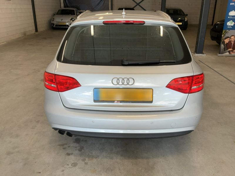 Audi A4 2.0 TDI Attraction 2013 – снимка 7