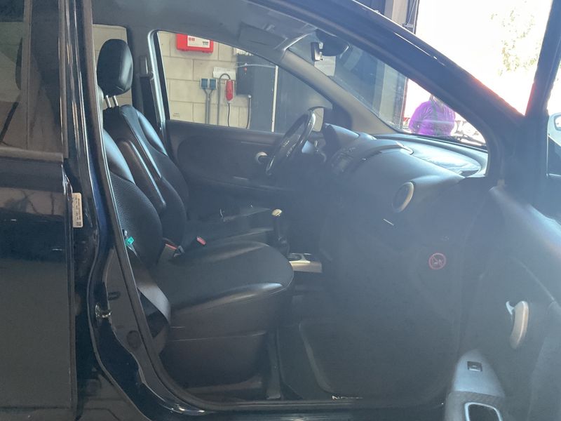 Nissan Note 1.6 Tekna — zdjęcie 11
