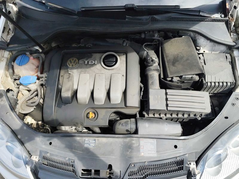 Volkswagen Golf V 1.9 TDI GT Sport — zdjęcie 8