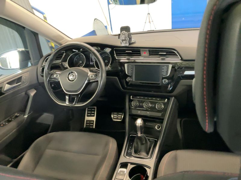 Volkswagen Touran 1.4 TSI Comfortline BlueMotion Tech 2017 – снимка 18