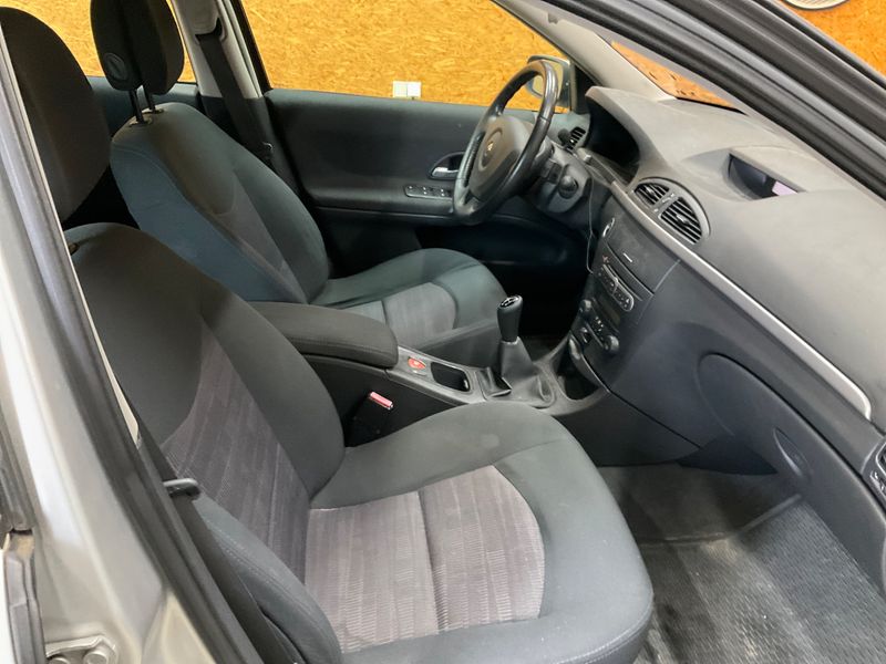 Renault Laguna 1.6 Avantage 2007 – снимка 3