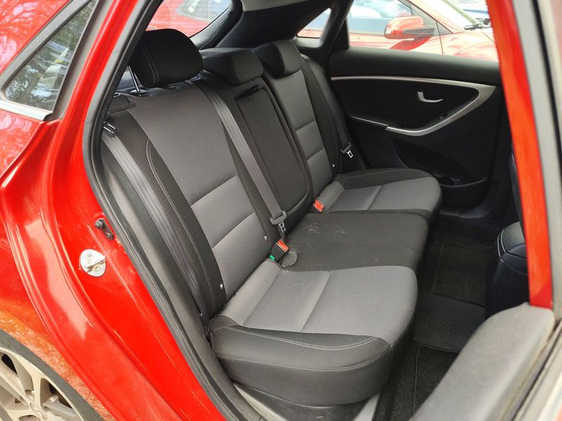 Hyundai i30 1.4 CRDi Tecno — zdjęcie 13