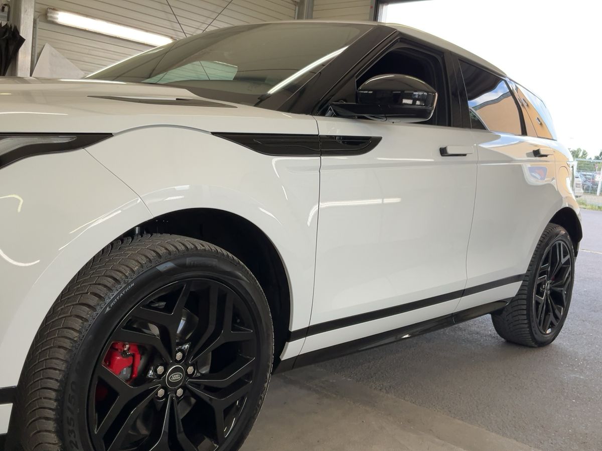 Land Rover Evoque P300e Hybrid R-Dynamic SE