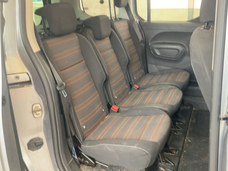 Opel Combo Life 1.2 Turbo INNOVATION — zdjęcie 14