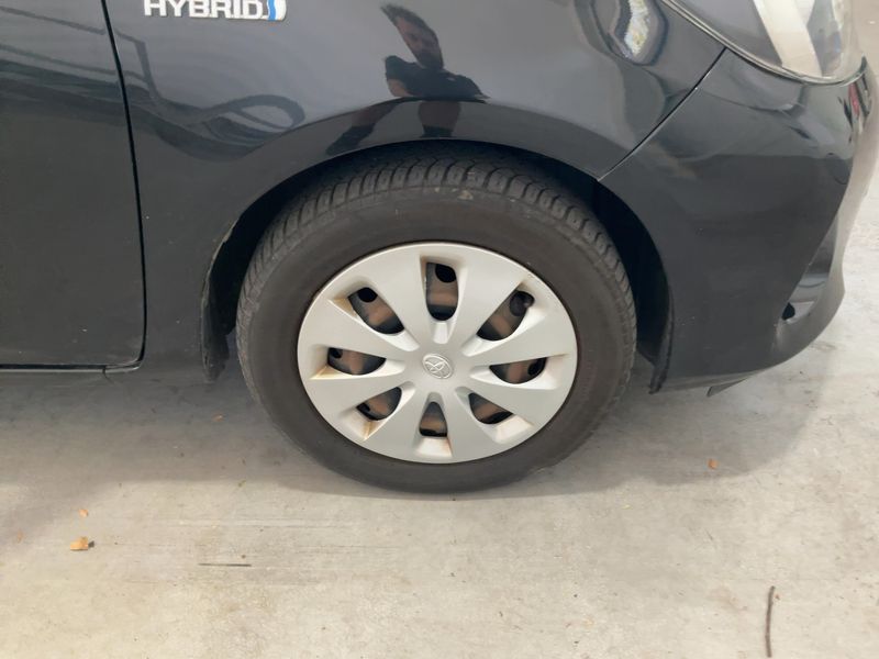 Toyota Yaris 1.5 Hybrid Life 2012 – снимка 11