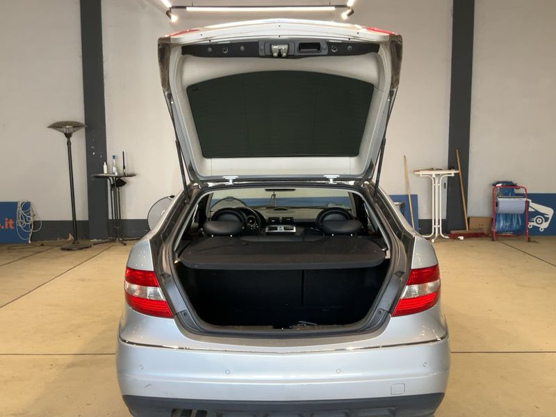 Mercedes-Benz CLC-Klasse CLC 220 CDI — zdjęcie 10