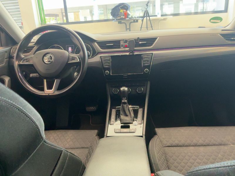 Skoda Superb 2.0 TDI Style — zdjęcie 12
