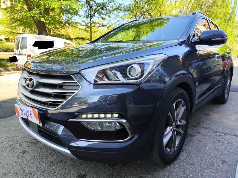 Hyundai Santa