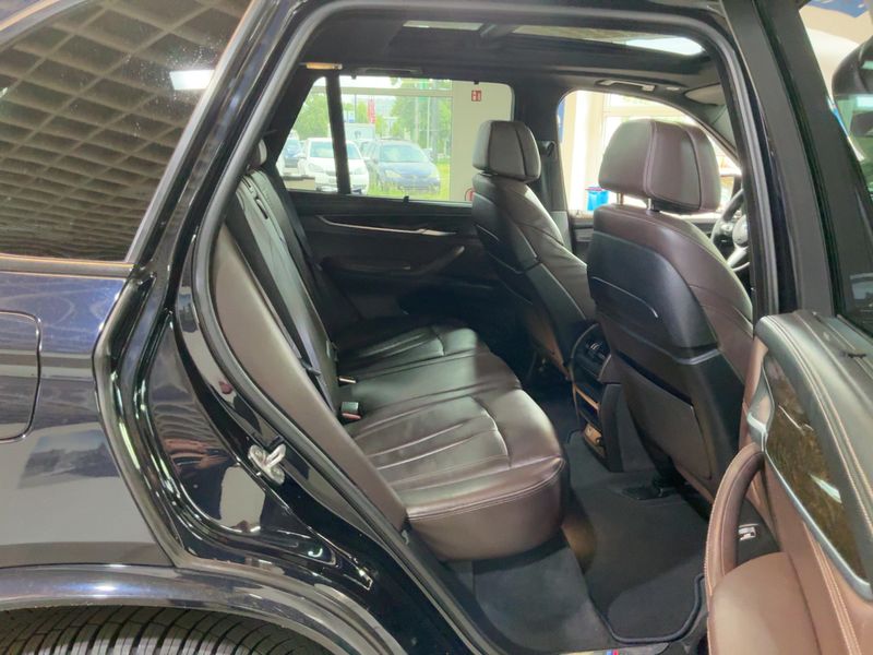 BMW X5 xDrive 40d — zdjęcie 14