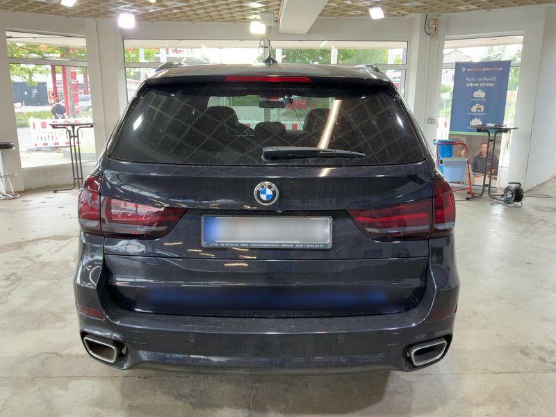 BMW X5 xDrive 40d — zdjęcie 5