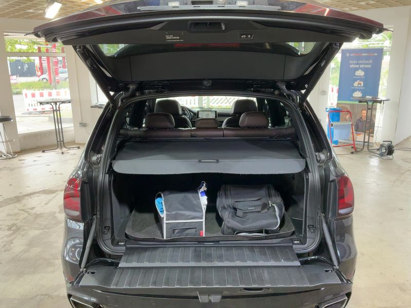 BMW X5 xDrive 40d — zdjęcie 10