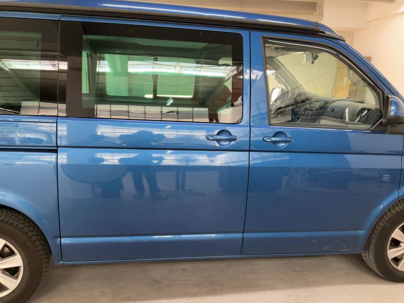 Volkswagen T5 California 2.0 TDI Comfortline Aufstelldach — zdjęcie 7