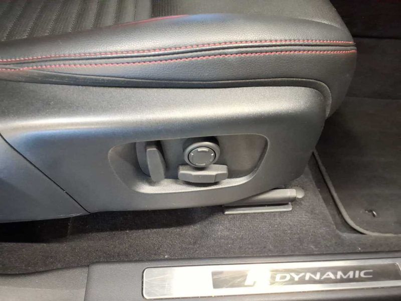 Land Rover Discovery Sport P250 Mild-Hybrid SE R-Dynamic AWD — zdjęcie 17