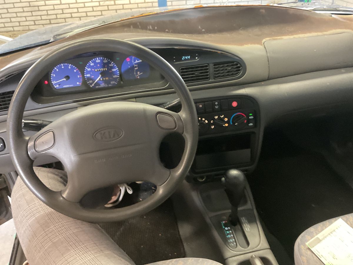 Kia Sephia 1.6 SLX Carat