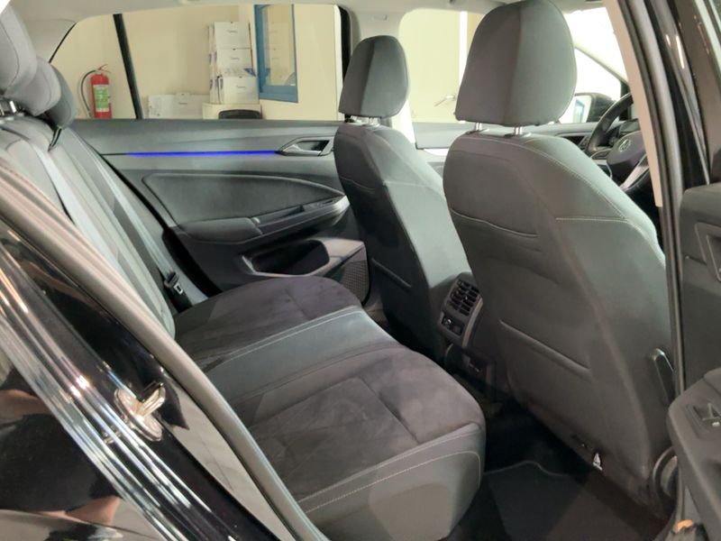 Volkswagen Golf VIII 1.5 TSI ACT Life — zdjęcie 14