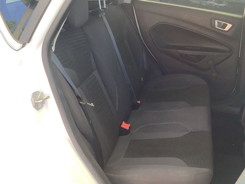 Ford Fiesta 1.0 Titanium — zdjęcie 14