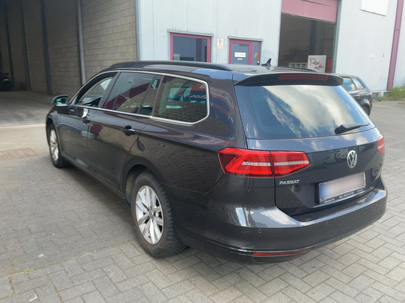 Volkswagen Passat 1.6 TDI Comfortline BlueMotion Tech — zdjęcie 3