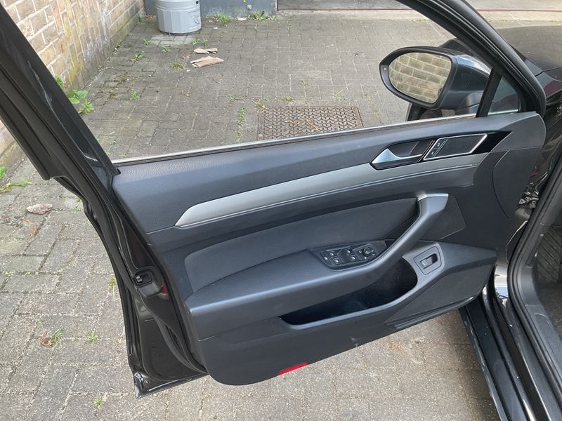 Volkswagen Passat 1.6 TDI Comfortline BlueMotion Tech 2018 – снимка 32