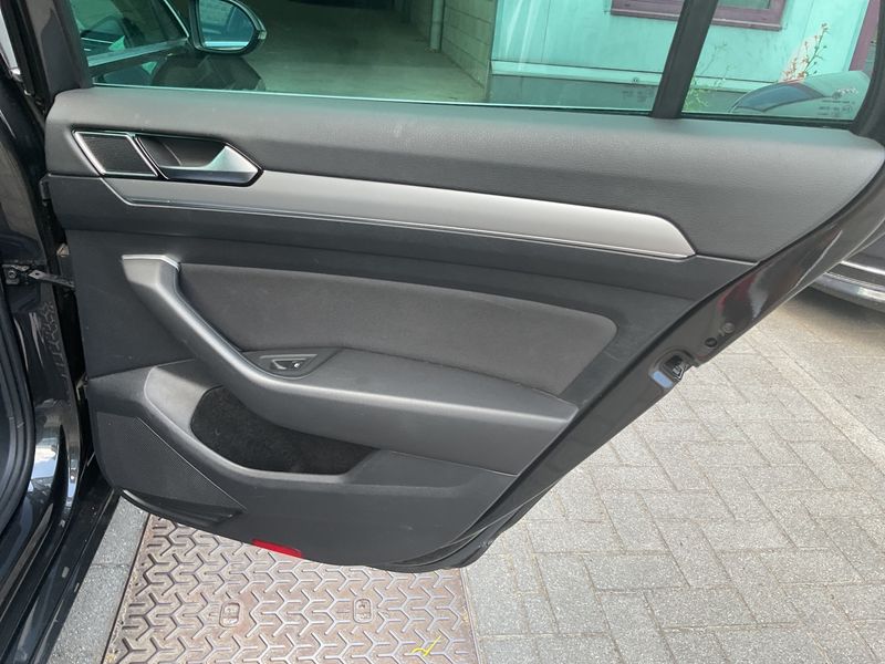 Volkswagen Passat 1.6 TDI Comfortline BlueMotion Tech 2018 – снимка 30