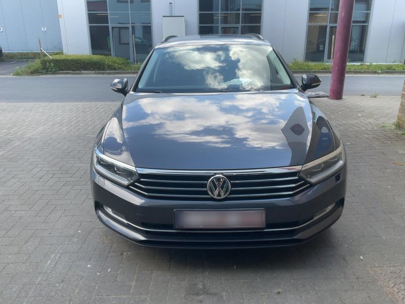 Volkswagen Passat 1.6 TDI Comfortline BlueMotion Tech — zdjęcie 9