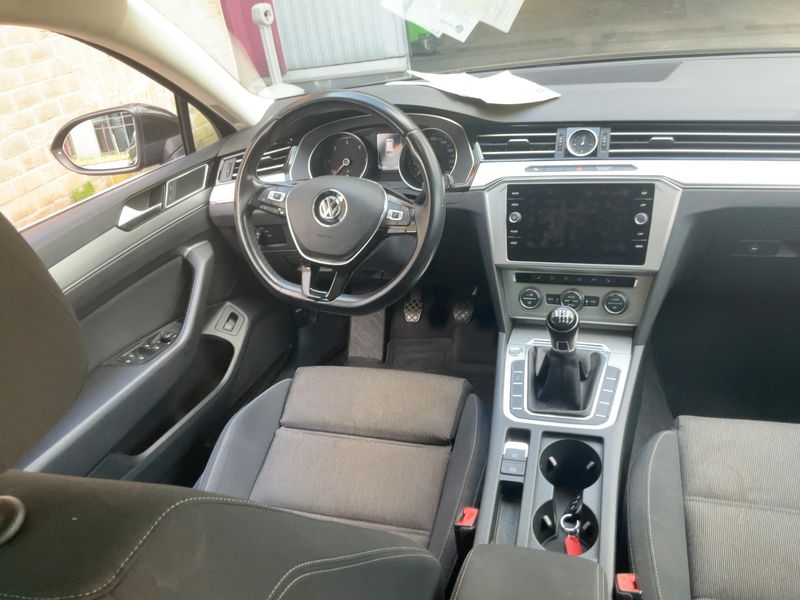 Volkswagen Passat 1.6 TDI Comfortline BlueMotion Tech — zdjęcie 12