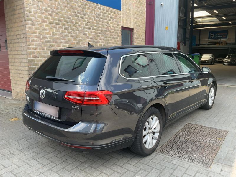Volkswagen Passat 1.6 TDI Comfortline BlueMotion Tech — zdjęcie 6