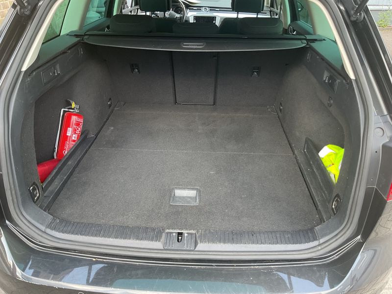 Volkswagen Passat 1.6 TDI Comfortline BlueMotion Tech 2018 – снимка 35
