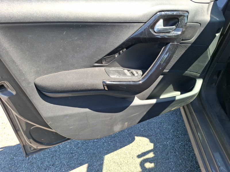 Peugeot 208 1.2 PureTech Signature 2018 – снимка 46