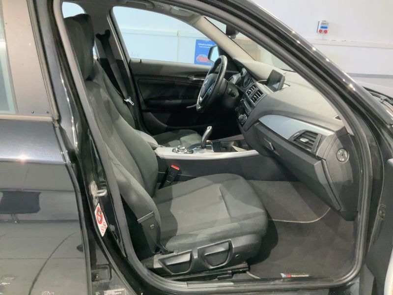 BMW 1er 120d Advantage 2017 – снимка 17