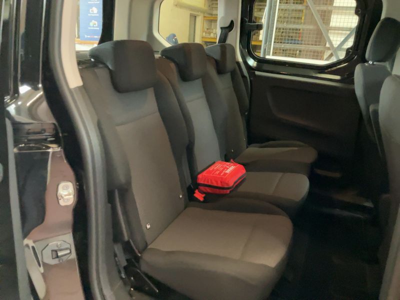Opel Combo Life electric drive 100 kW — zdjęcie 14