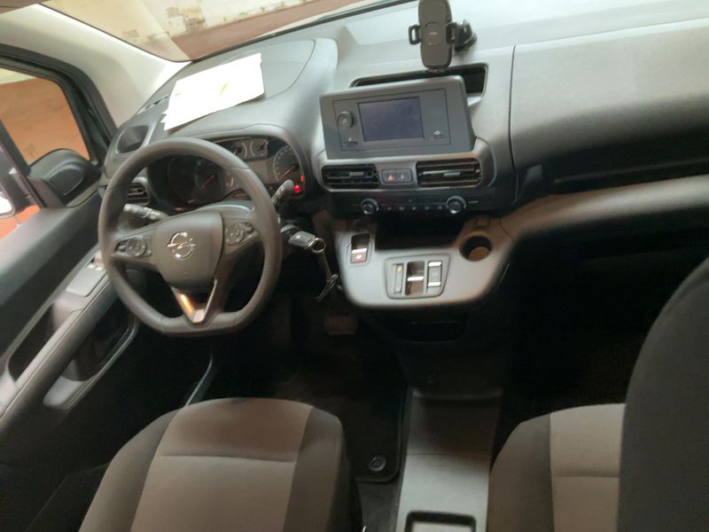Opel Combo Life electric drive 100 kW — zdjęcie 12