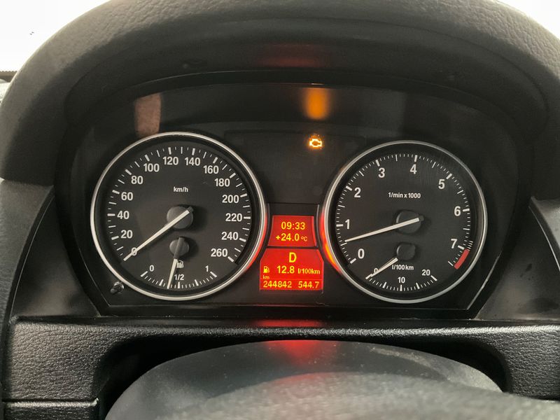 BMW X1 xDrive 25i Confort — zdjęcie 4