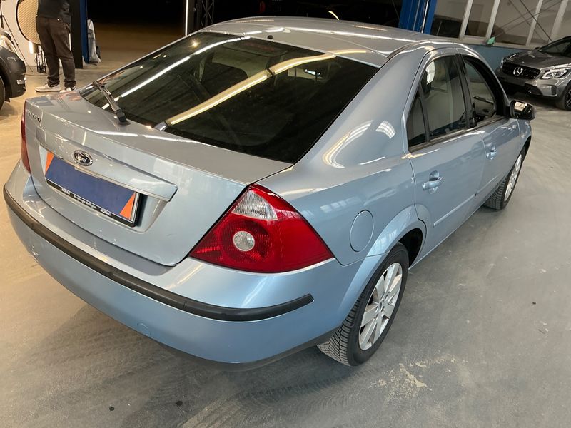 Ford Mondeo 1.8 Viva — zdjęcie 2