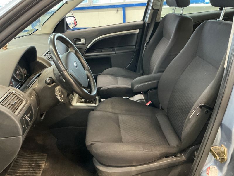 Ford Mondeo 1.8 Viva — zdjęcie 3