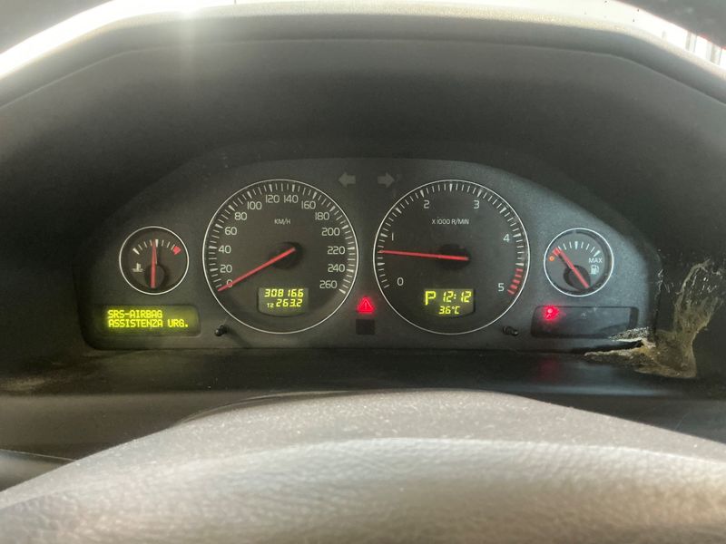 Volvo S60 2.4 D Momentum — zdjęcie 4
