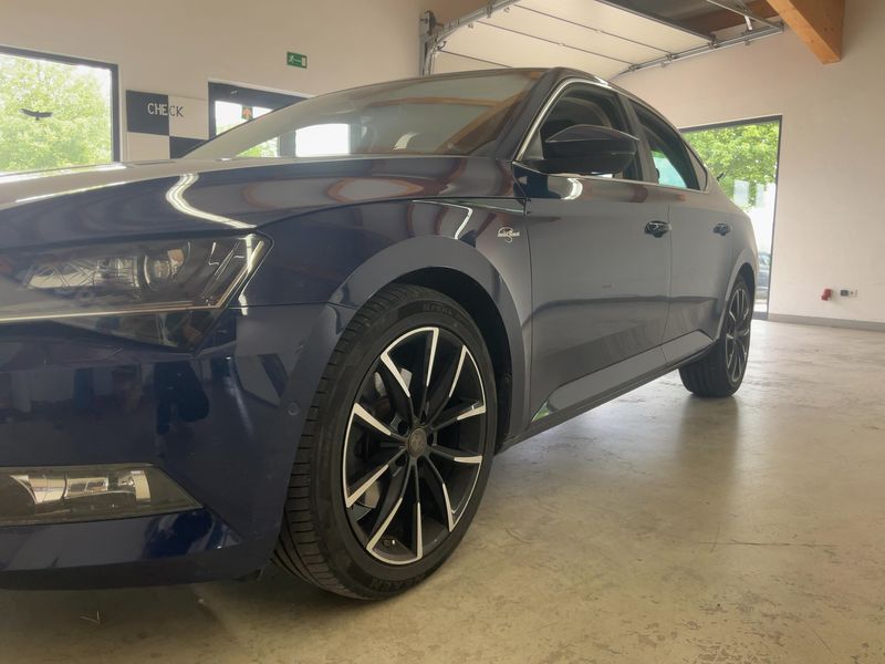 Skoda Superb 2.0 TDI Laurin & Klement — zdjęcie 2
