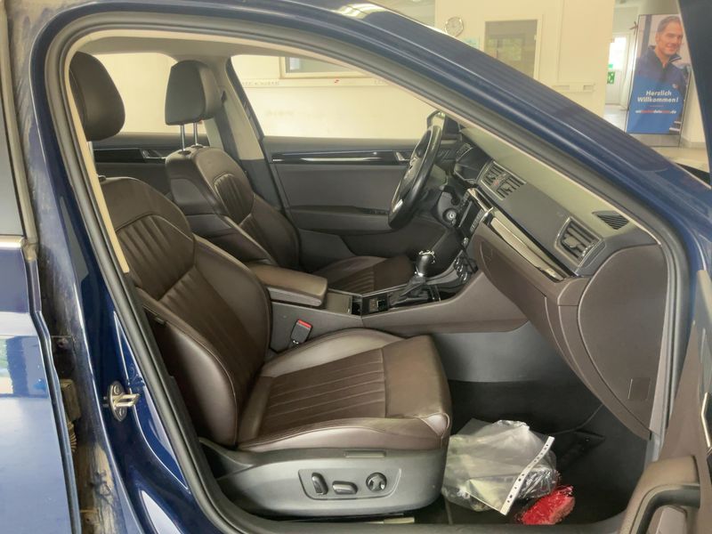 Skoda Superb 2.0 TDI Laurin & Klement — zdjęcie 11