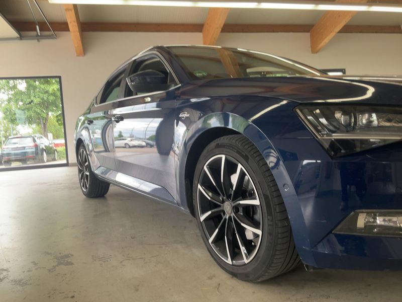 Skoda Superb 2.0 TDI Laurin & Klement — zdjęcie 8