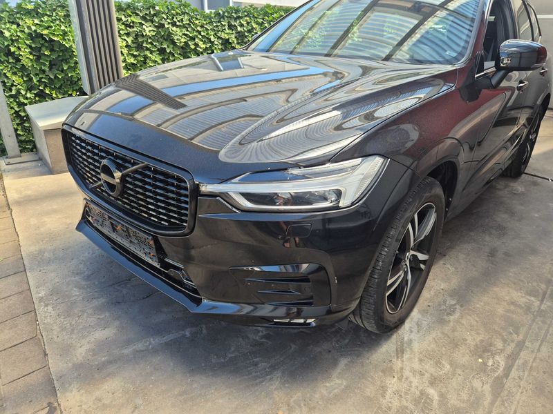 Volvo XC60 2.0 B4 Diesel Mild-Hybrid R Design AWD — zdjęcie 2