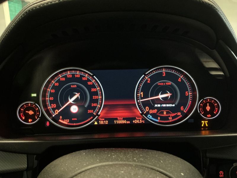 BMW X6 M50d — zdjęcie 13