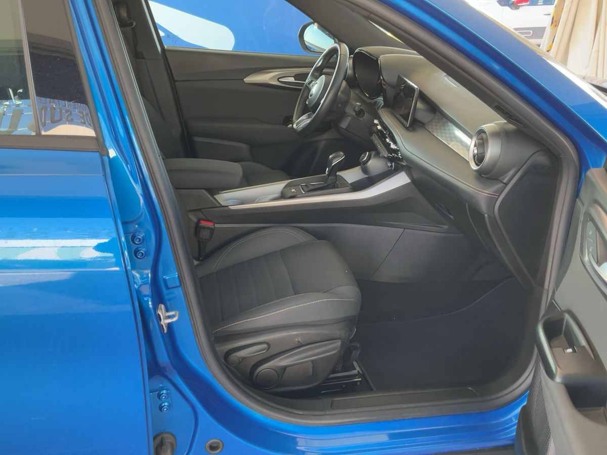 Alfa Romeo 2024 — photo 17