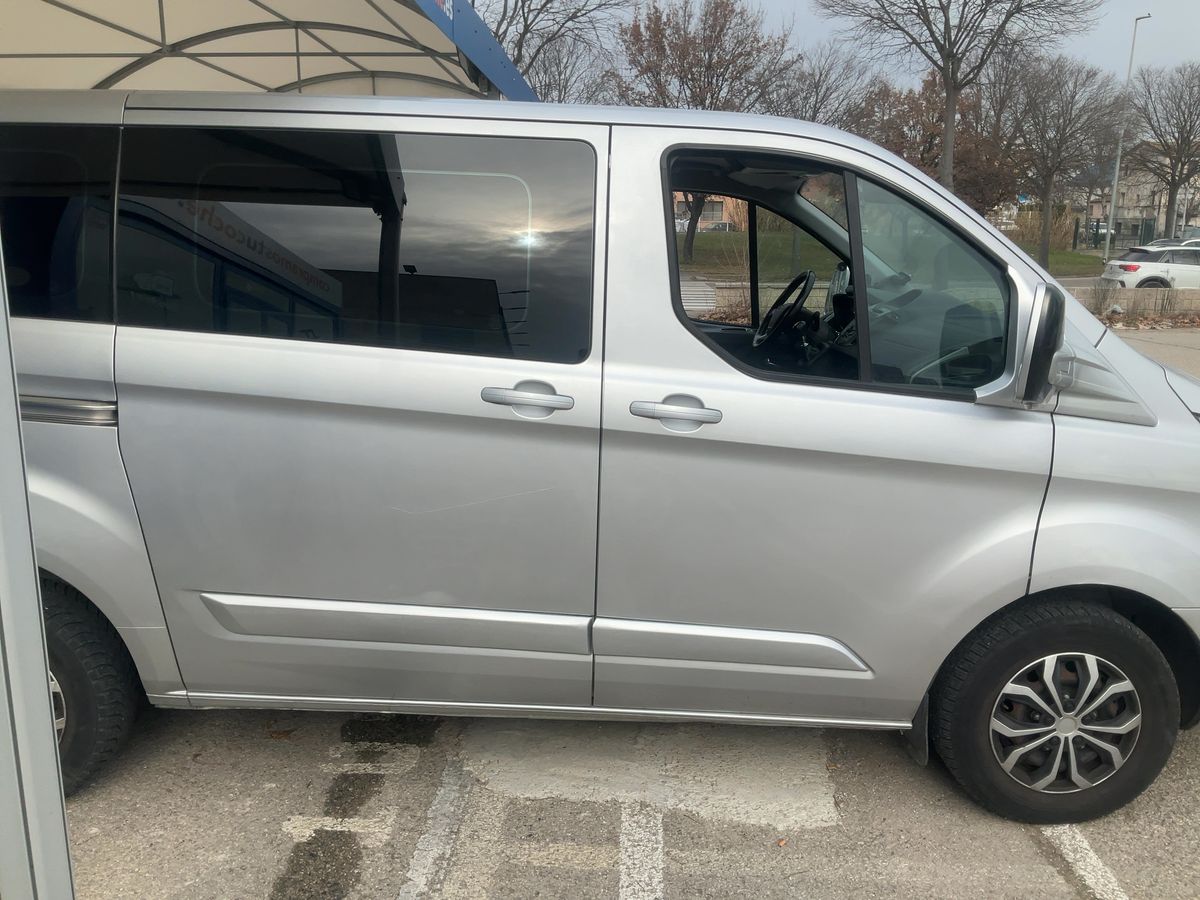Ford Transit 2018 — photo 11