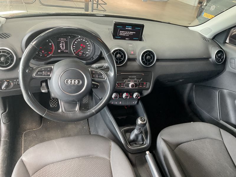 Audi A1 Sportback 1.0 TFSI — zdjęcie 12