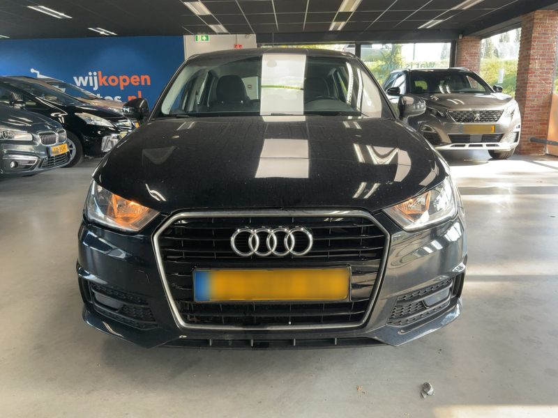 Audi A1 Sportback 1.0 TFSI — zdjęcie 9