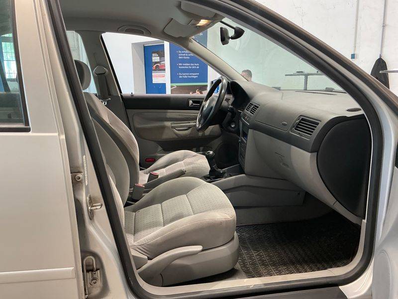 Volkswagen Bora 1.6 Comfortline — zdjęcie 3