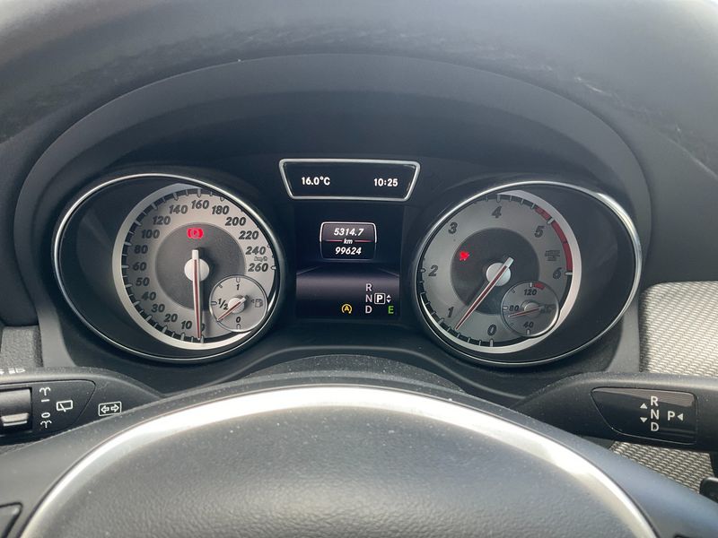 Mercedes-Benz GLA-Klasse GLA 200 d Executive — zdjęcie 13