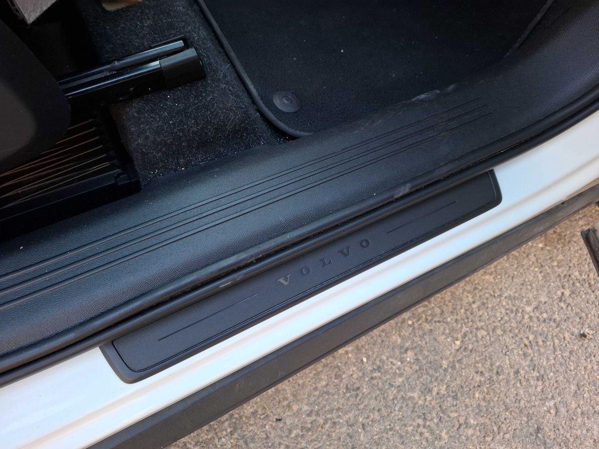 Volvo XC40 2018 — photo 39