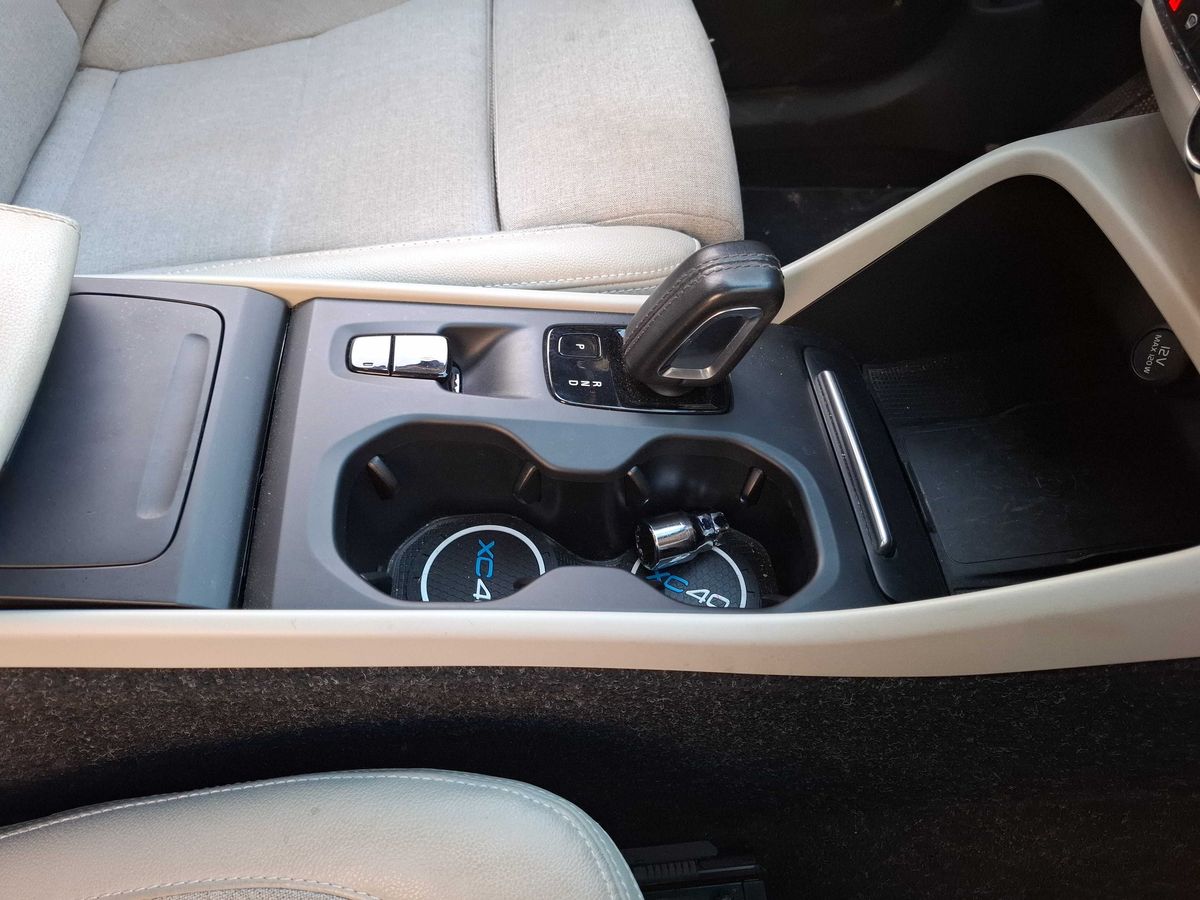 Volvo XC40 2018 — photo 42